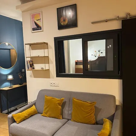 Apartment Au Coeur Historique De